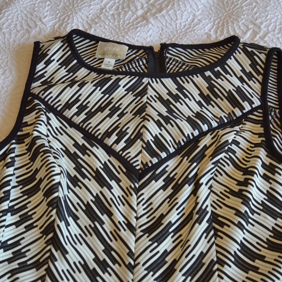 3/$25 Donna Morgan Sleeveless Dress - Picture 7 of 9
